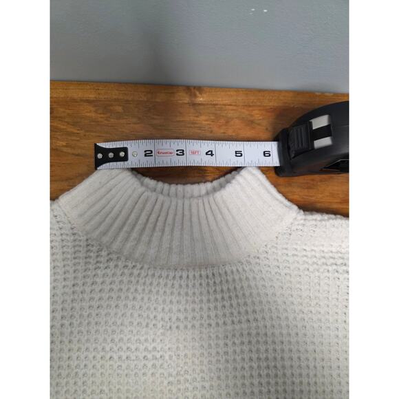 Hollister Sweater M Classic Cozy Knit White Crop High Neck Cottage Minimalist - Picture 6 of 7